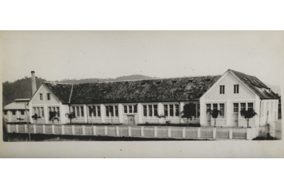 Primeiro prédio das Indústrias Renaux Brusque Memória - A História Fotográfica de Brusque na Internet -